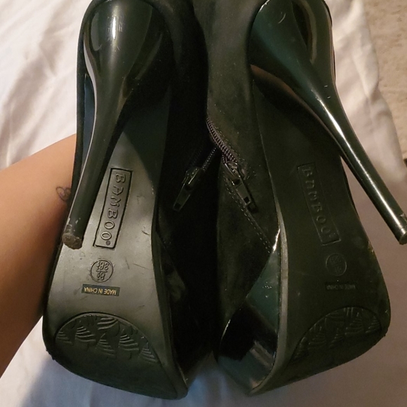 Ankle high, black high heels - Picture 2 of 3